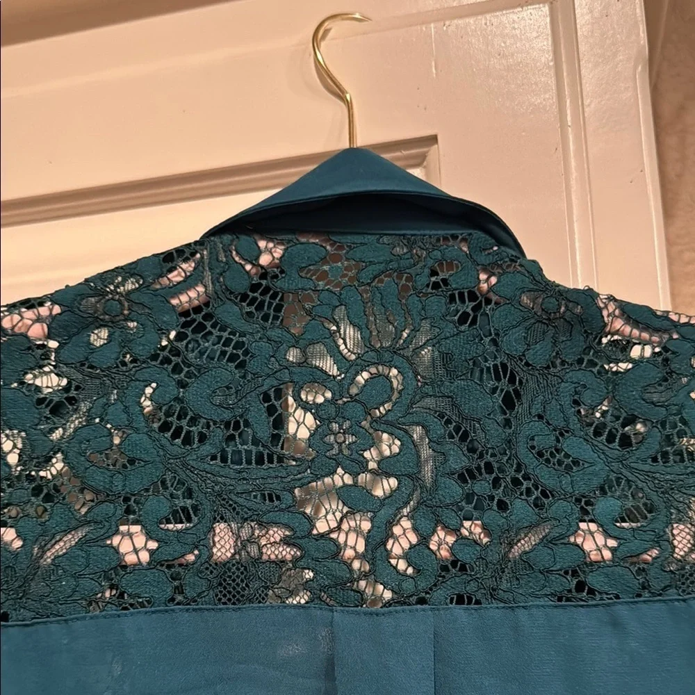 Green Lace Accent Blouse - Picture 4 of 6